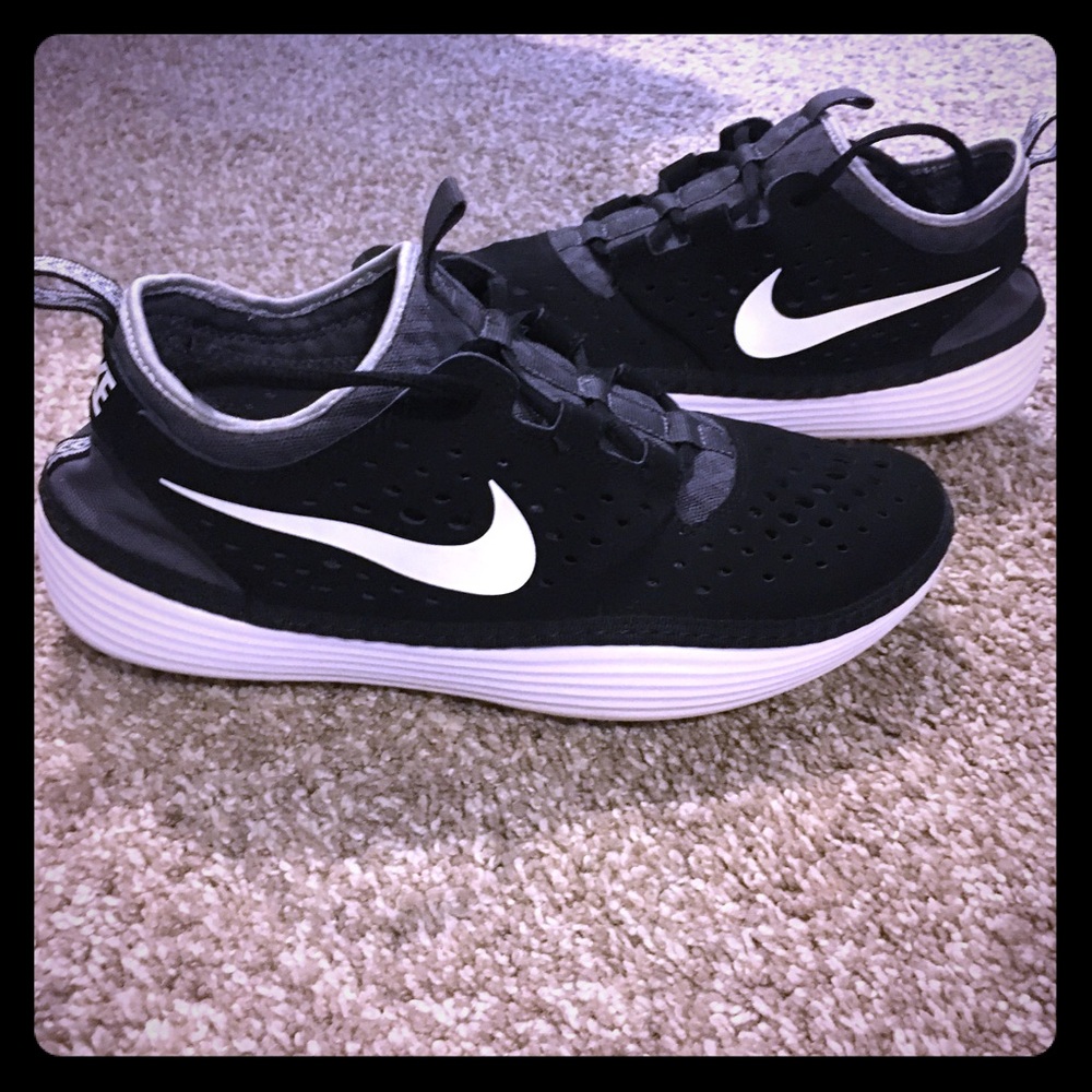 Like new men’s Nike solarsoft costa Low sz9